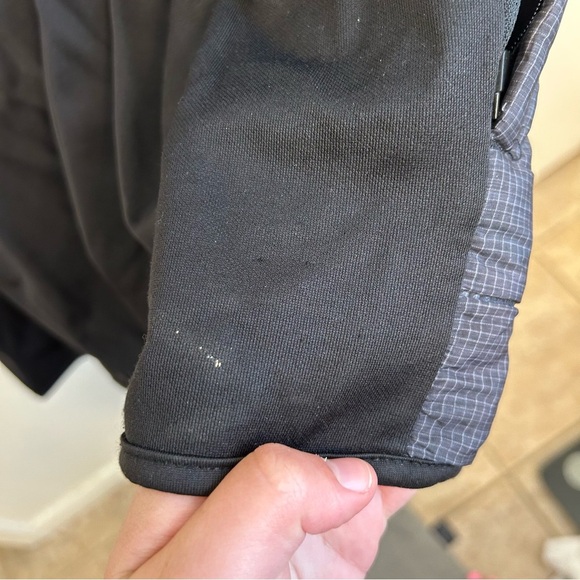 PGA Tour Men’s XL Black and Gray Golf Puff Vest Full-Length Zipper Lightweight - Picture 7 of 8